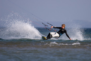 Endlich wieder Windsurfen und Kiten auf der Ostsee bei annehmbaren Temperaturen