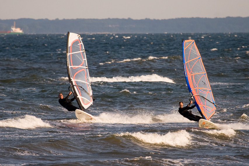 Windsurfer vor Rettin an der Ostsee