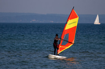 Surfschüler am Rettiner Surfstrand